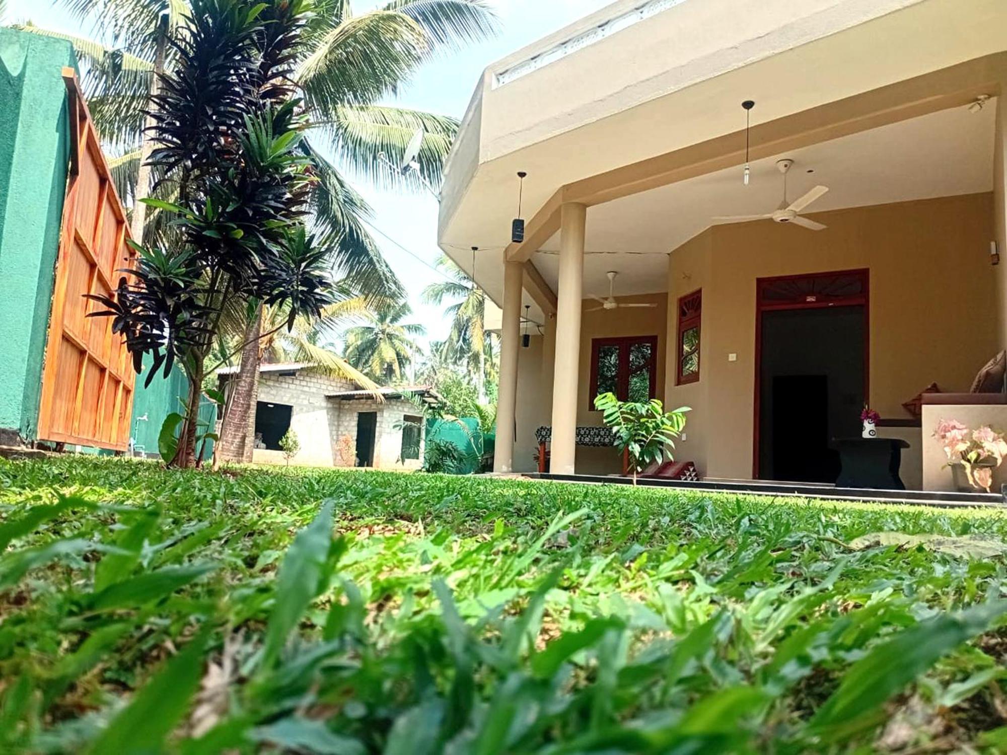 Guesthouse Dilush Beruwala Exteriör bild